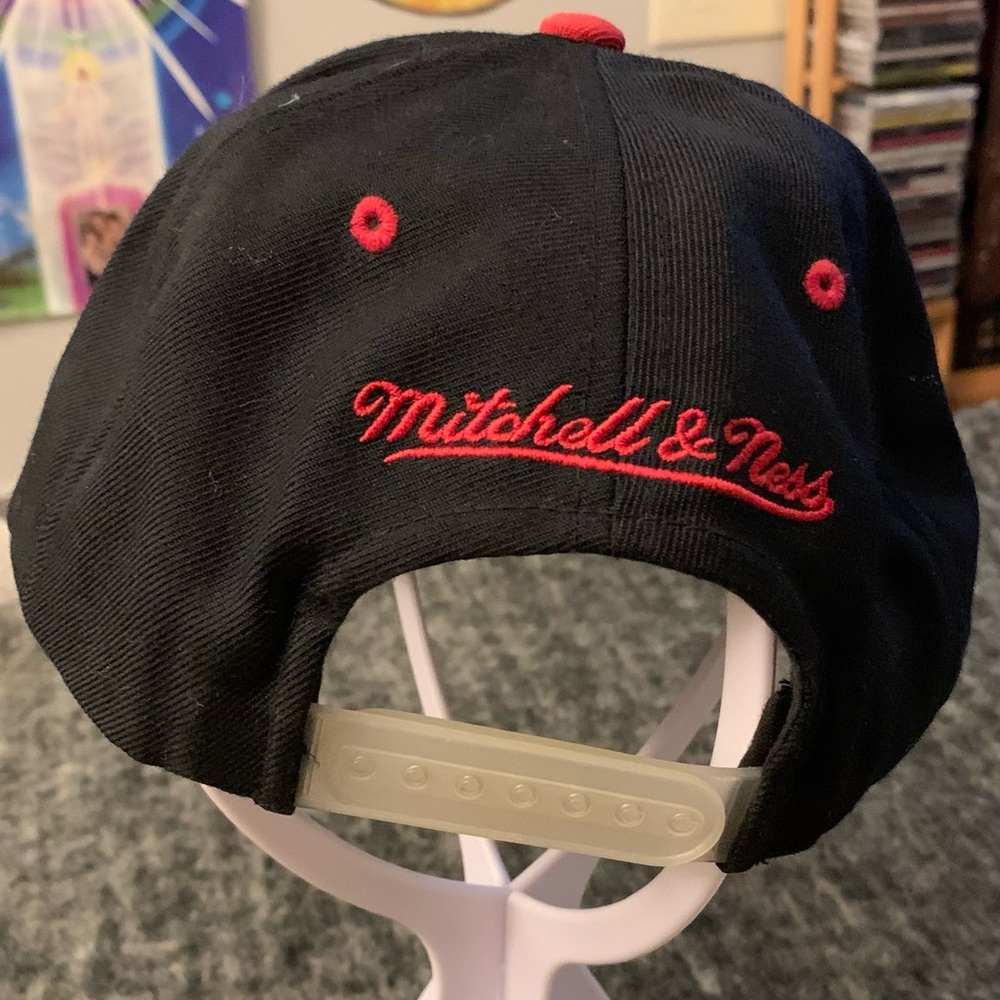 NBA Hat - Picture 2 of 5